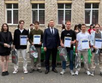 Торжественная линейка прошла в Минском государственном машиностроительном колледже